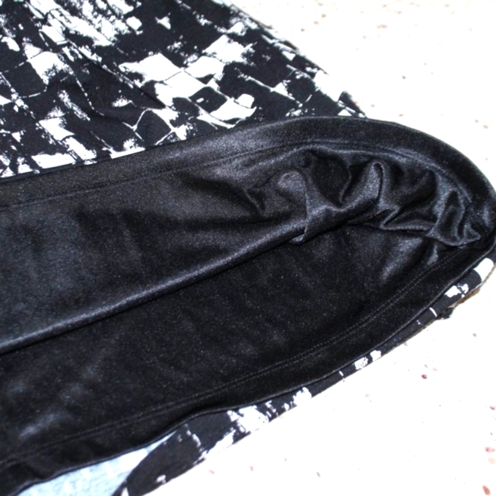 Adrianna Papell Black and white Dress with Silver Link Embellishment - Picture 11 of 13
